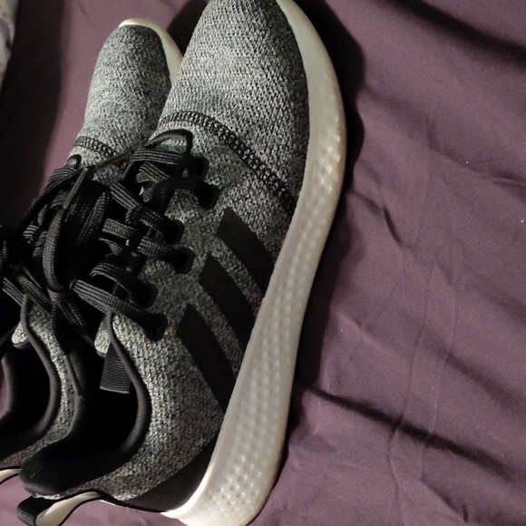 Adidas size 7.5 women's. - Picture 3 of 8